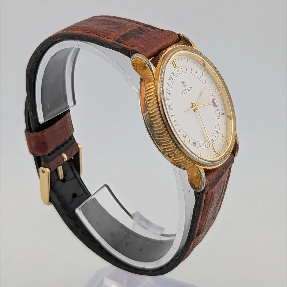 Titan 366YAA 4 Hand Pointer Date Gold Tone Quartz Watch Brown Leather 32mm